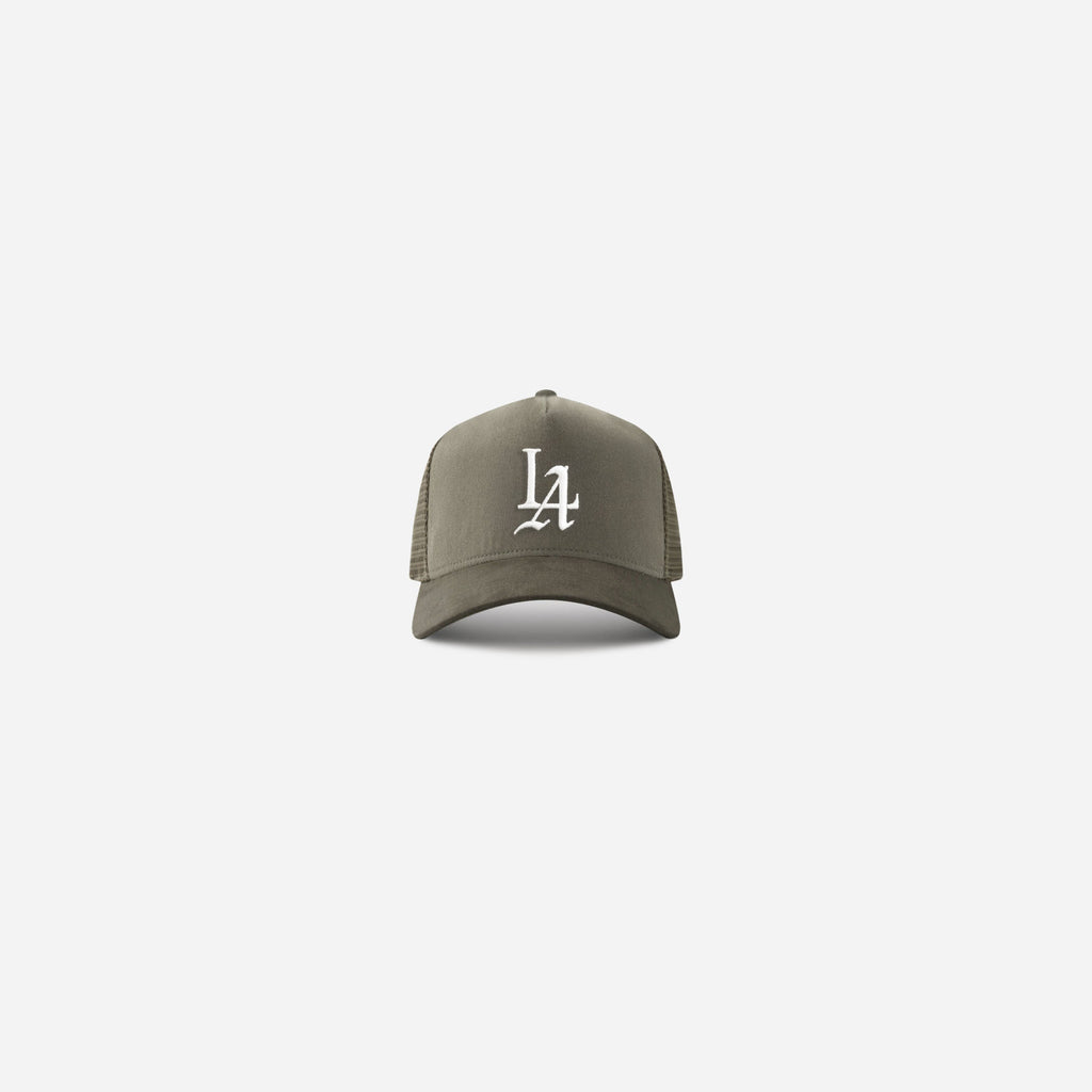 LA 001 Brushed Twill Trucker